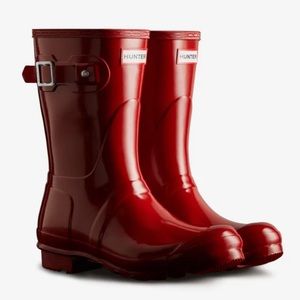 lightly worn like new Hunter red short boots